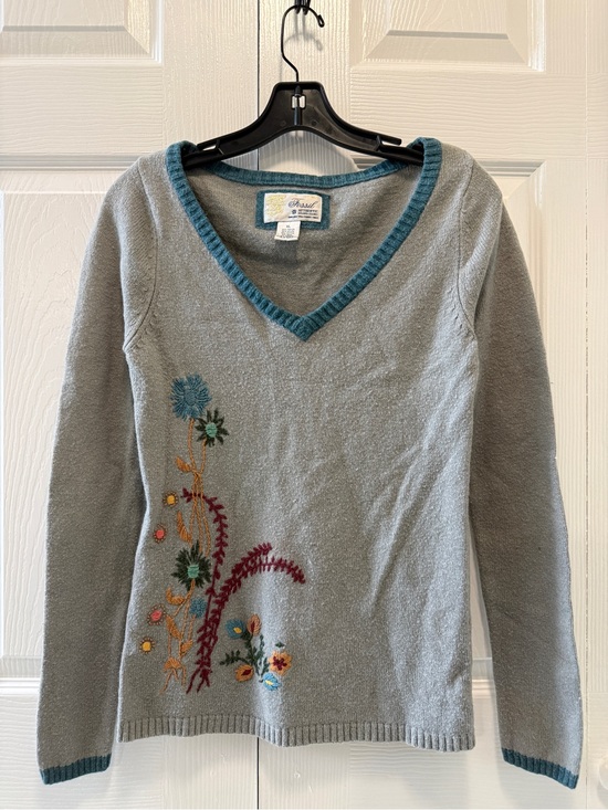 Fossil Tops - Fossil Embroidered long V-Neck Sweater size XL